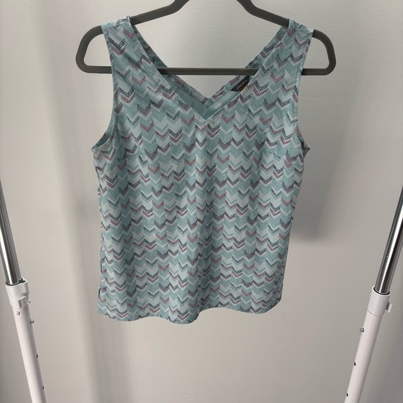 Eddie Bauer Chevron Patterned Sleeveless Tank Top - Picture 1 of 5
